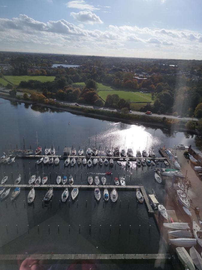 Ferienwohnung Im Wikingturm Schleswig Bagian luar foto