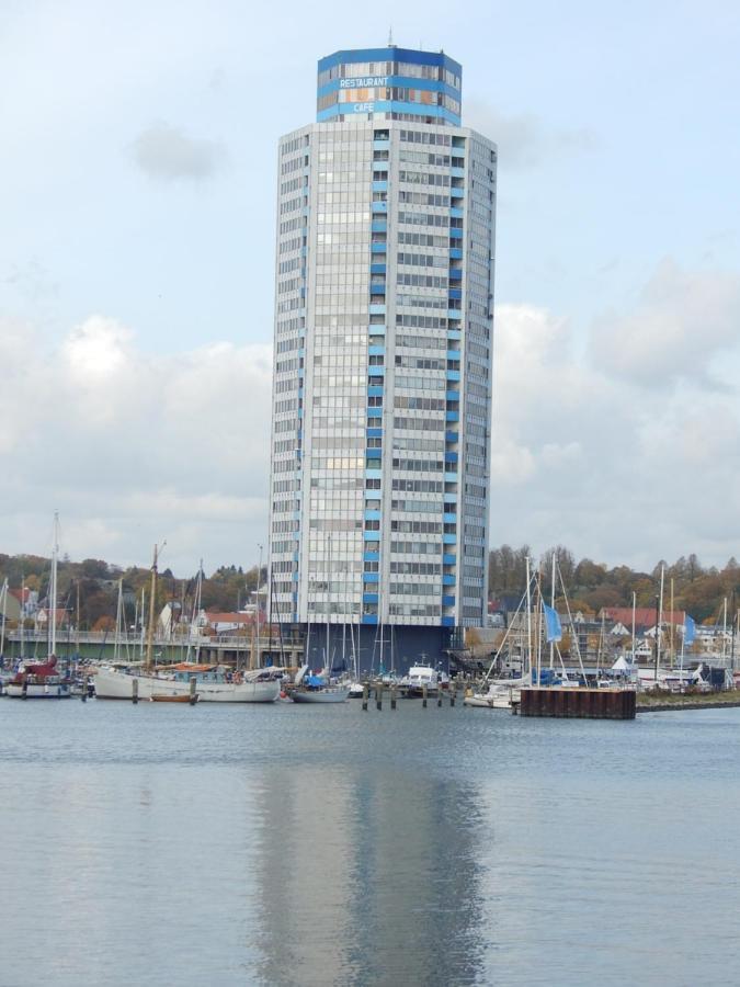 Ferienwohnung Im Wikingturm Schleswig Bagian luar foto